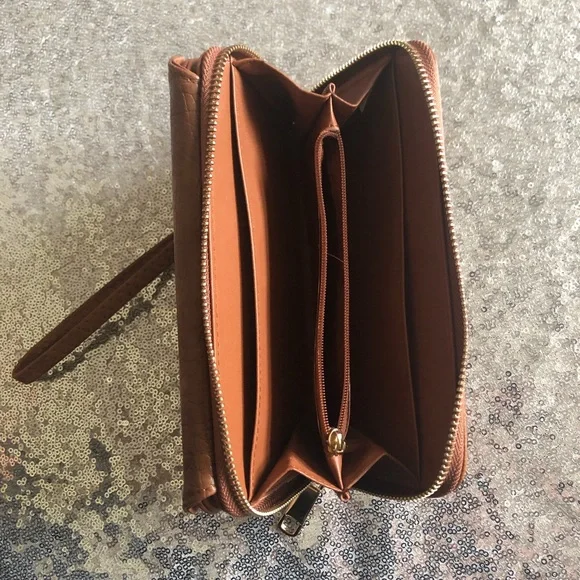 ‼️Coming Soon‼️Cognac Wallet Wristlet - Picture 7 of 9